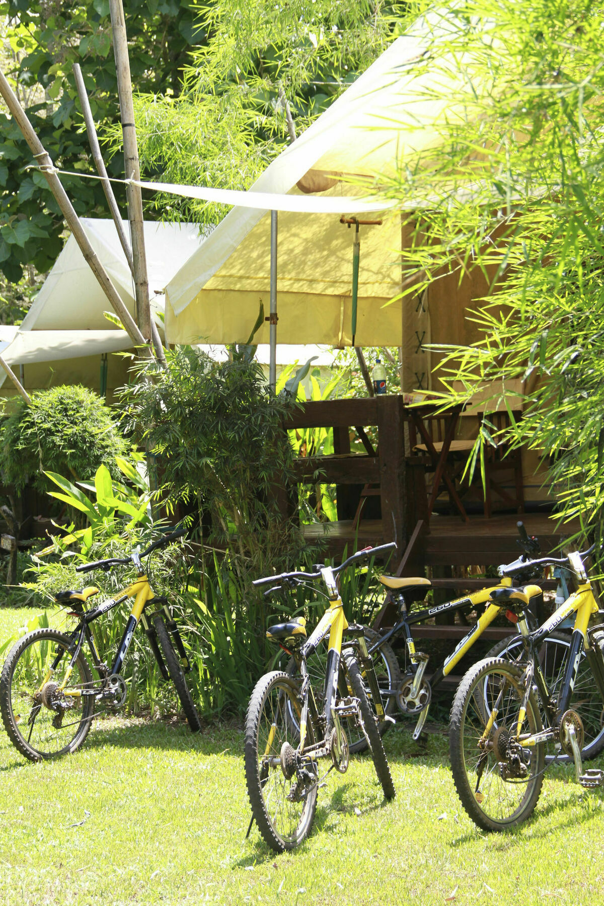 Ban Huai Maenam Noi Hintok River Camp מראה חיצוני תמונה
